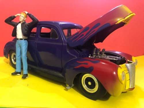 1940 Ford De Luxe Hotrod 1/18 die cast model